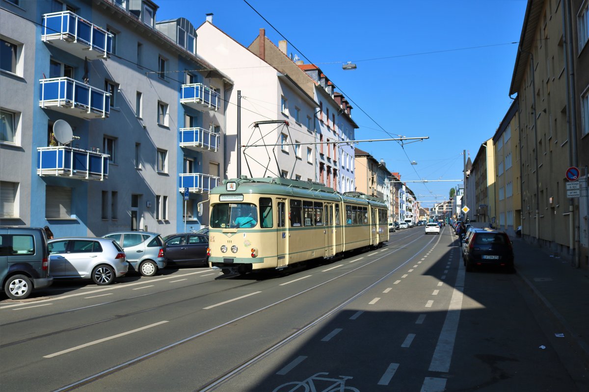 VGF Düwag O-Wagen 111 als Osterhasenexpress am 20.04.19 in Frankfurt am Main Oberrad