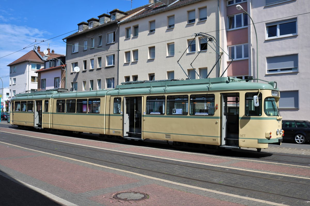 VGF Düwag O-Wagen 111 am 11.08.19 in Frankfurt Westbahnhof als Pendelverkehr zum Sommerfest des Straßenbahn Museums