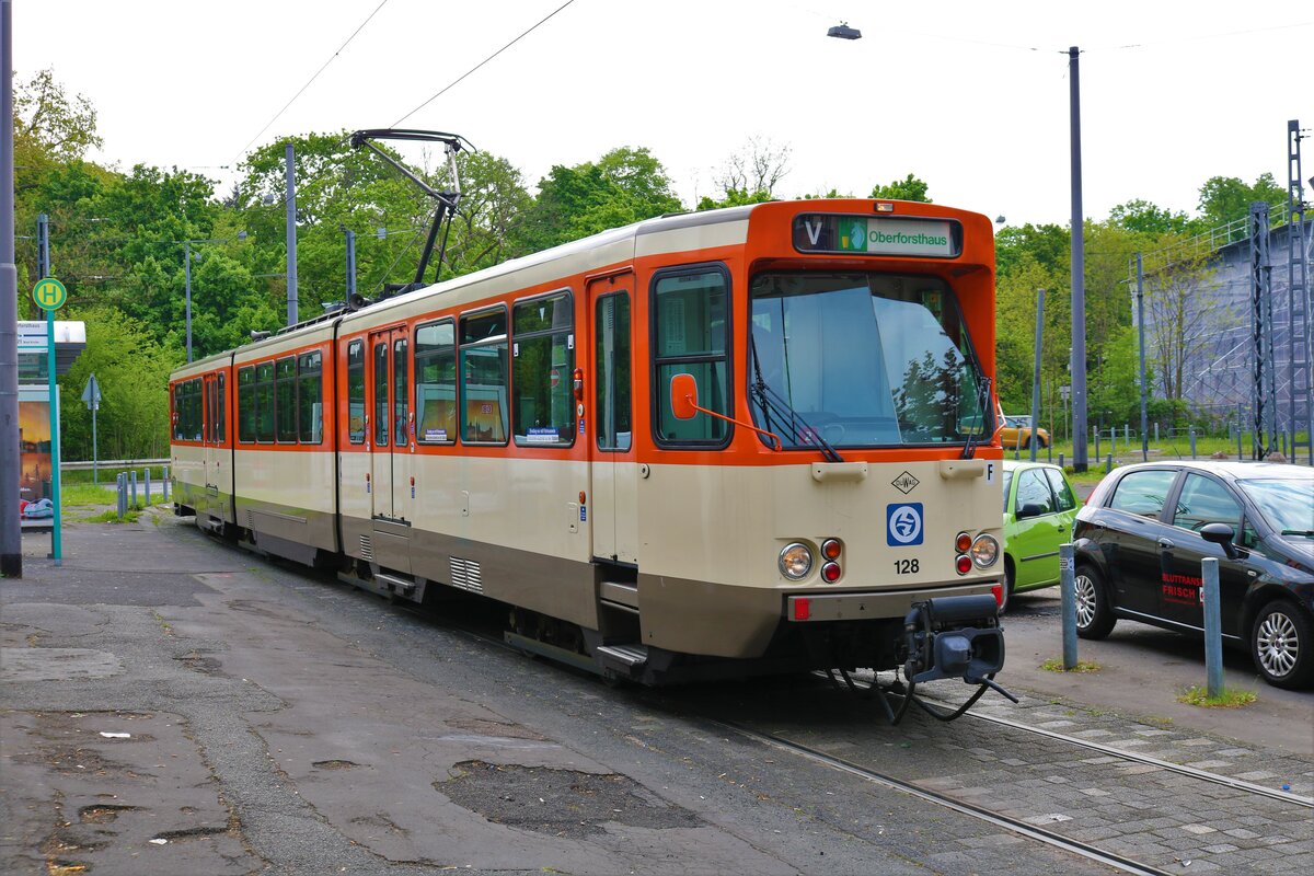 VGF Düwag Pt Wagen 128 am 01.05.22 bei einer Sonderfahrt in Frankfurt am Main