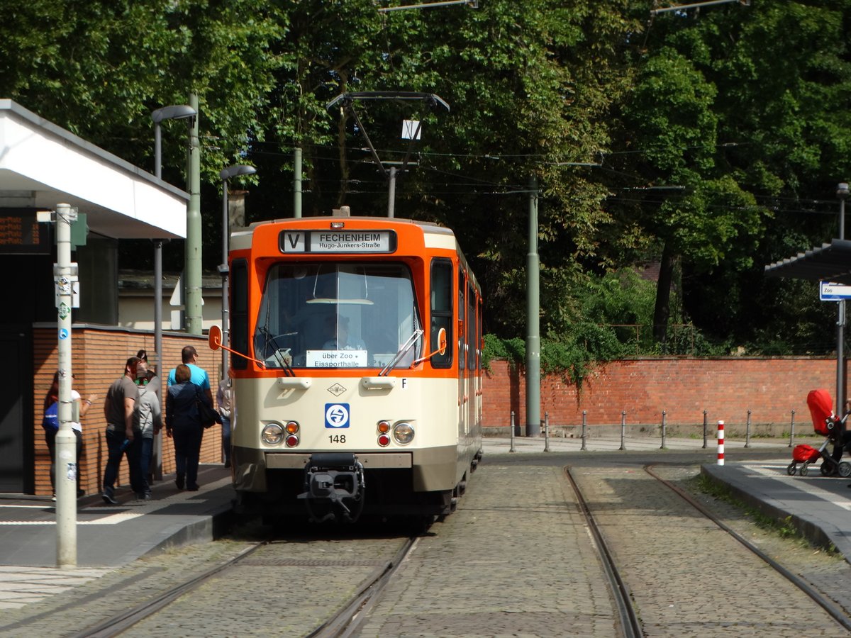 VGF Düwag Pt-Wagen 148 am 20.08.17 in Frankfurt am Main Zoo als Linie V