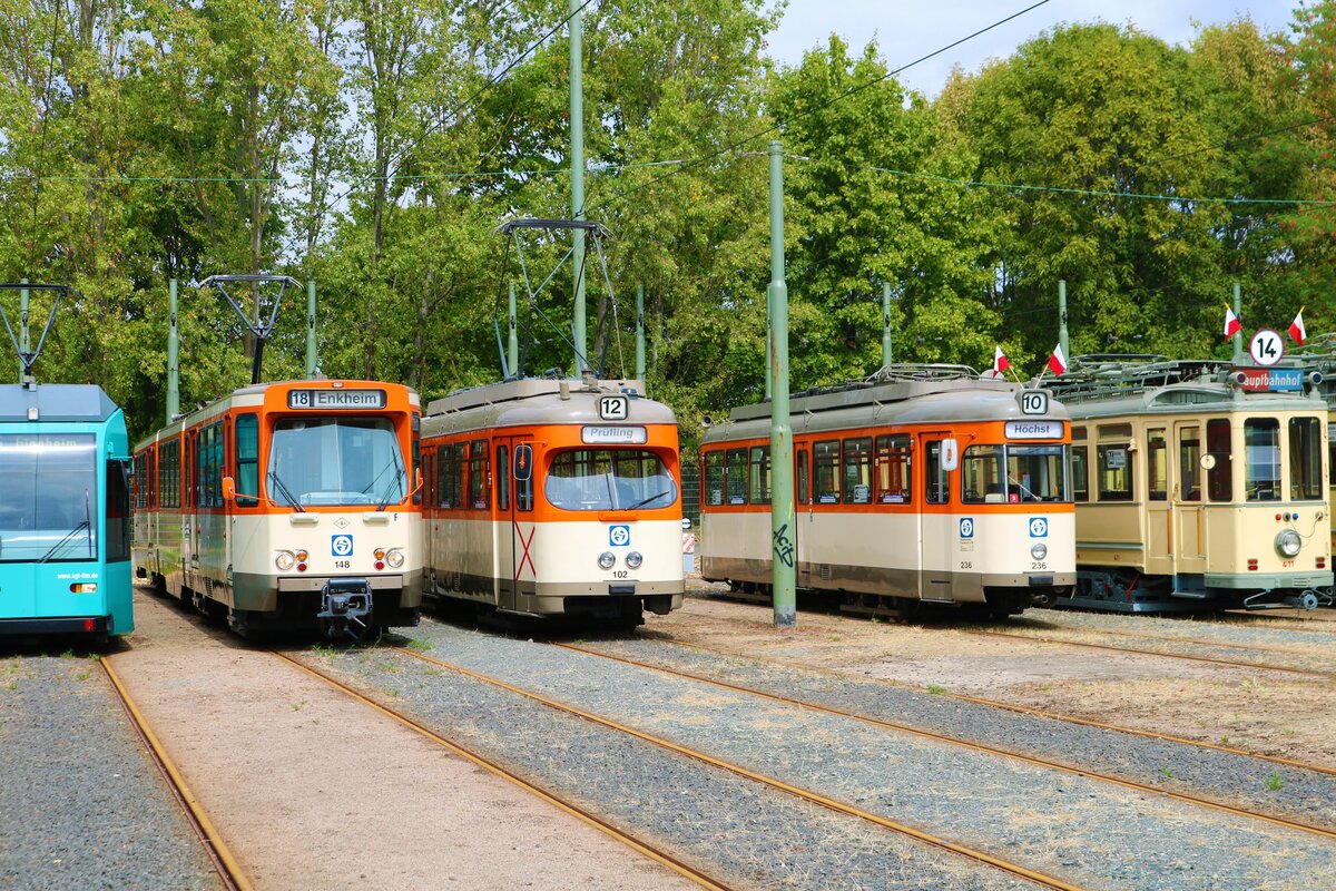 VGF Düwag Pt-Wagen 148, M-Wagen 102 und L-Wagen 236 am 03.09.22 beim Tag der Verkehrsgeschichte in Betriebshof Eckenheim
