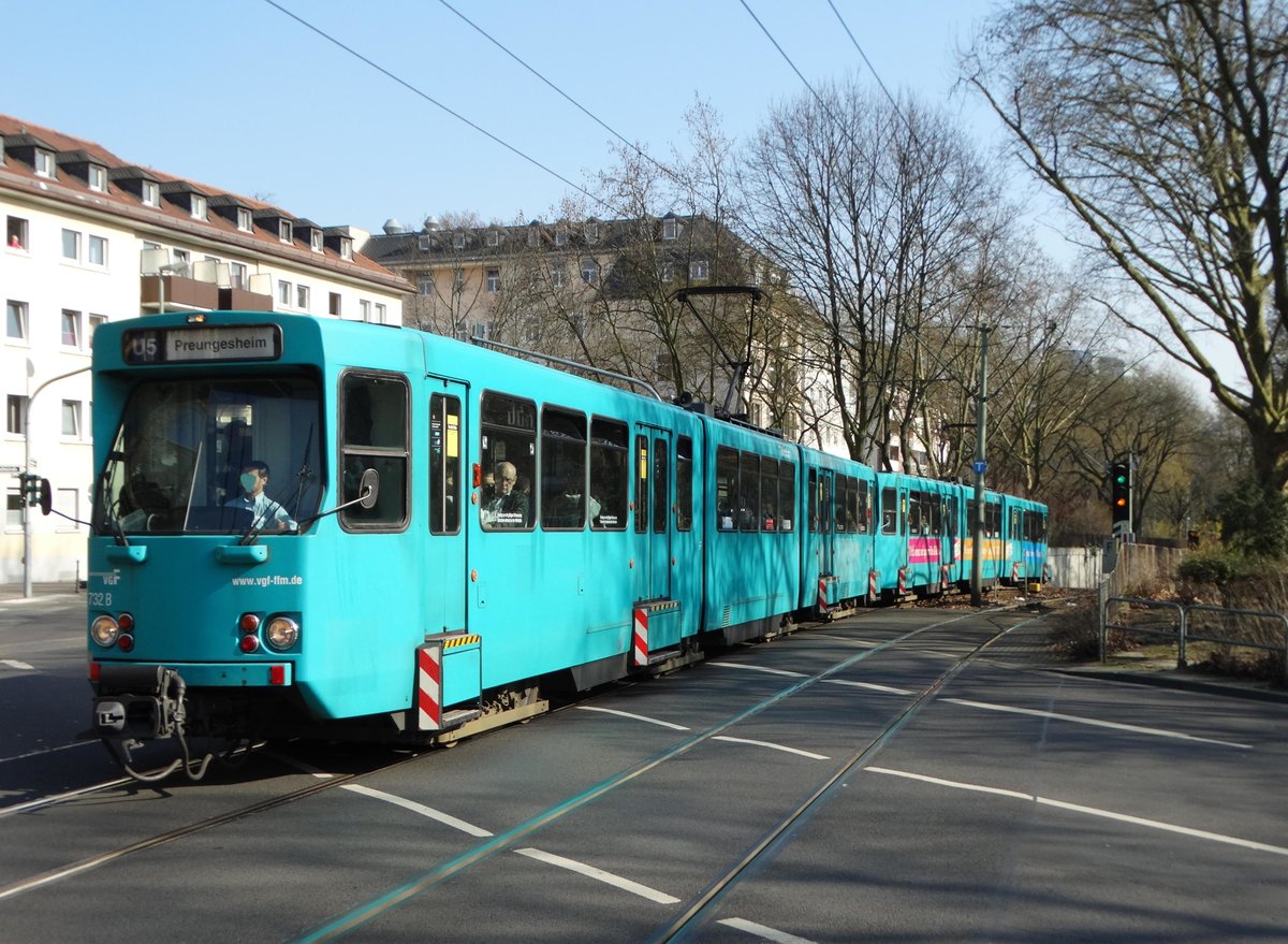 VGF Düwag Ptb Wagen 732 am 18.03.16 in Frankfurt am Main. 