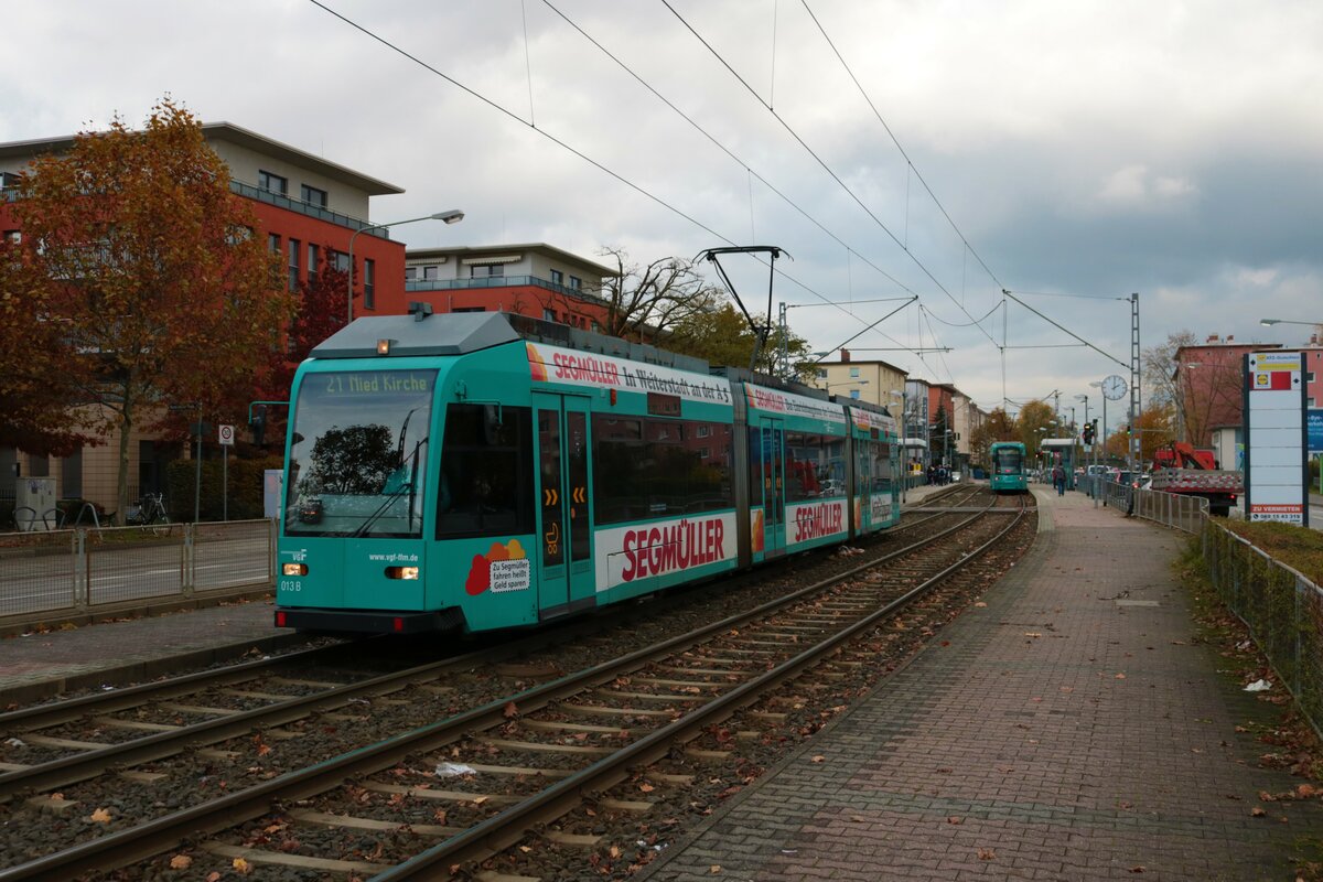 VGF Düwag R-Wagen 013 am 05.11.21 in Frankfurt am Main Gallus