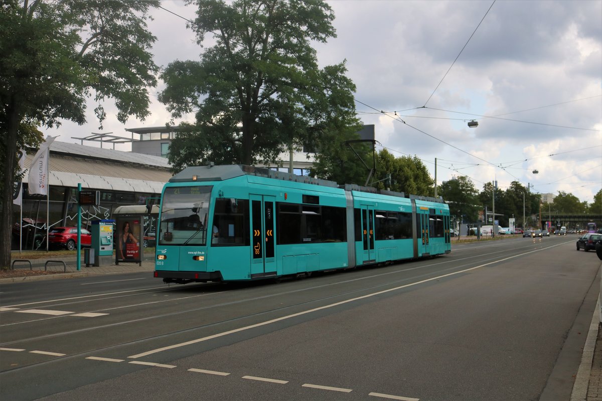 VGF Düwag R-Wagen 020 am 03.08.19 in Frankfurt am Main Nied 