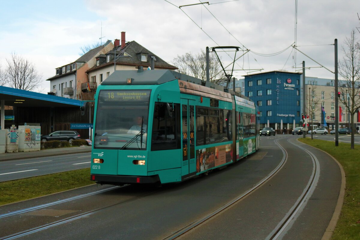 VGF Düwag R Wagen 022 am 11.03.23 auf der Linie 18 in Frankfurt am Main
