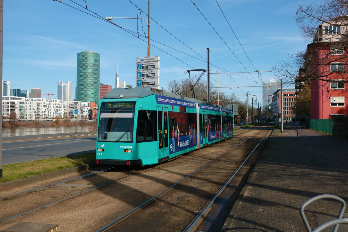 VGF Düwag R-Wagen 032 am 12.02.22 in Frankfurt