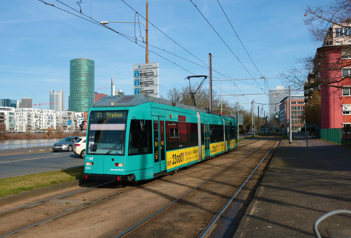 VGF Düwag R-Wagen 036 am 12.02.22 in Frankfurt
