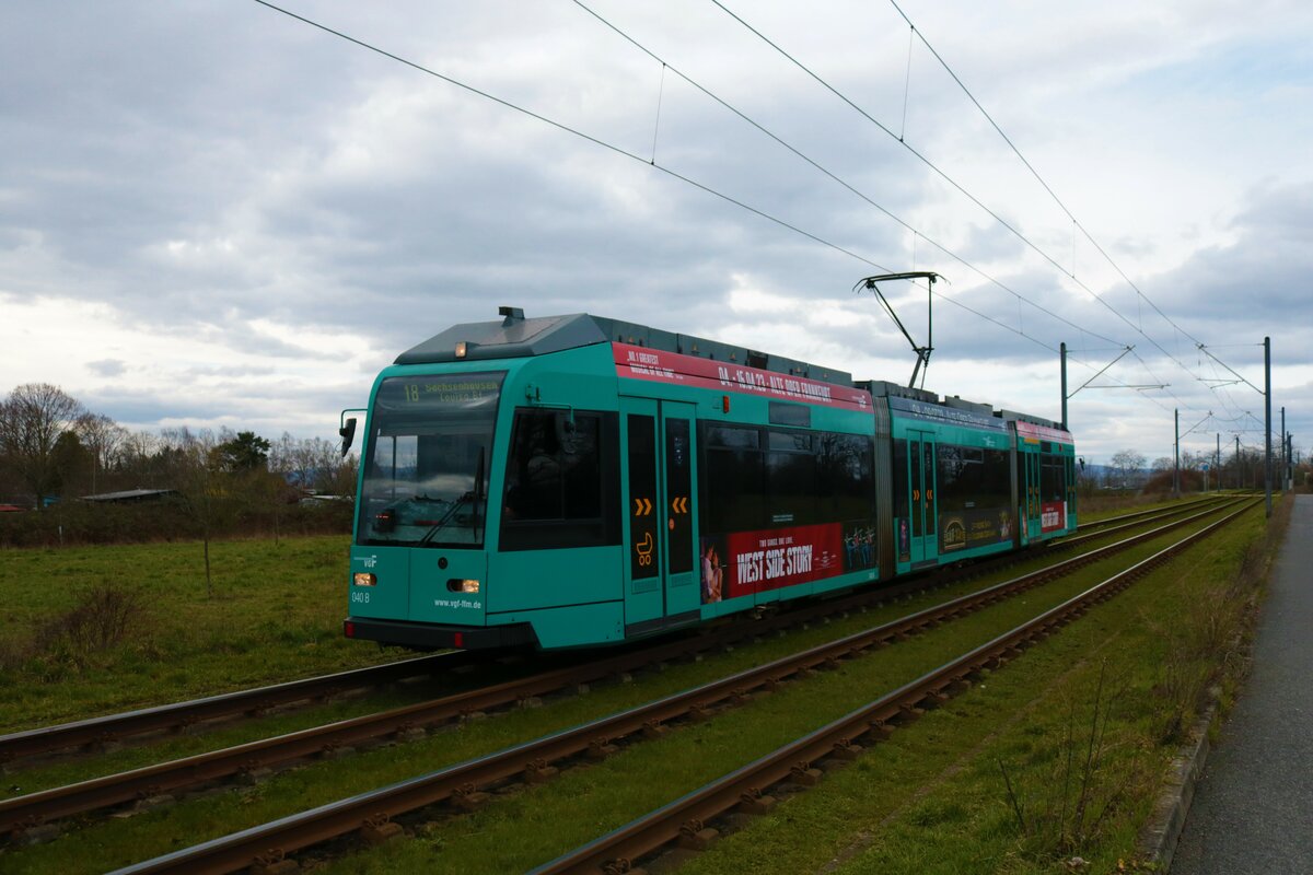 VGF Düwag R Wagen 040 am 11.03.23 auf der Linie 18 in Frankfurt am Main