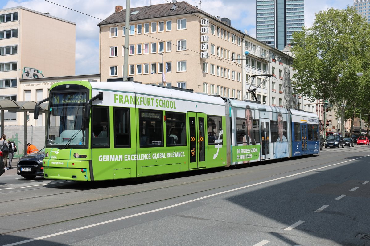 VGF Düwag S-Wagen 250 am 03.05.19 in Frankfurt am Main Willy Güterplatz