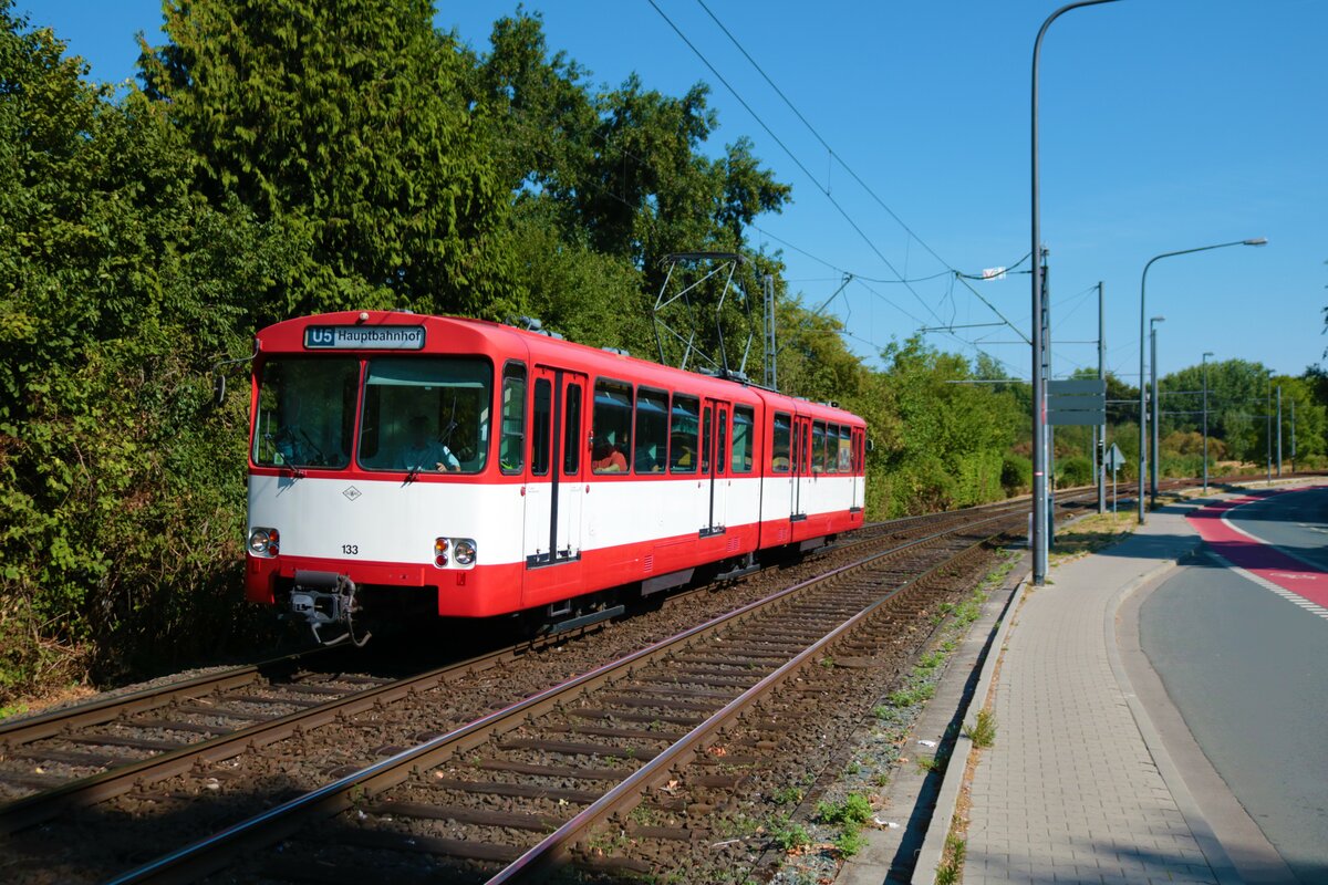 VGF Düwag U2 Wagen 133 am 14.08.22 als Sonderwagen zum Jubiläum 45 Jahre B-Strecke in Frankfurt am Main  