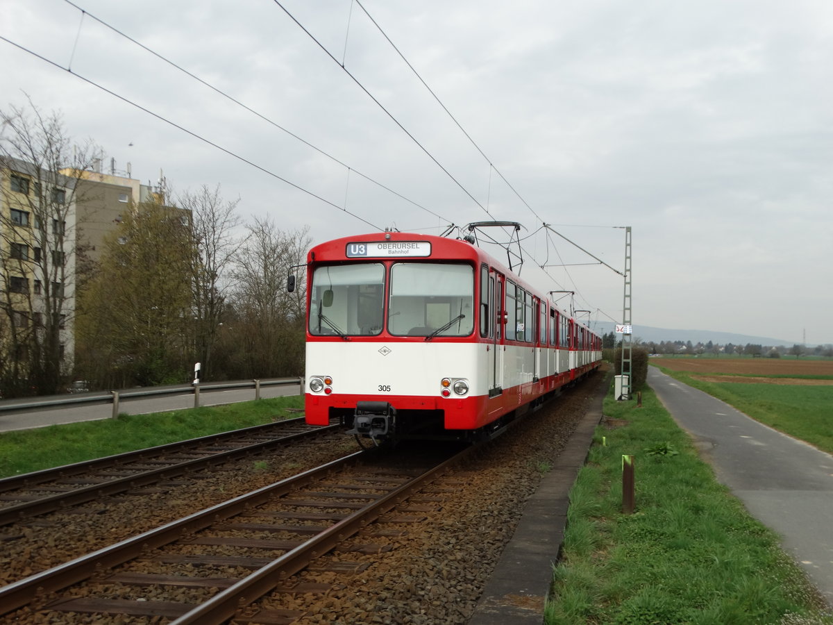 VGF Düwag U2 Wagen 305 am 03.04.16 bei Weißkirchen Ost