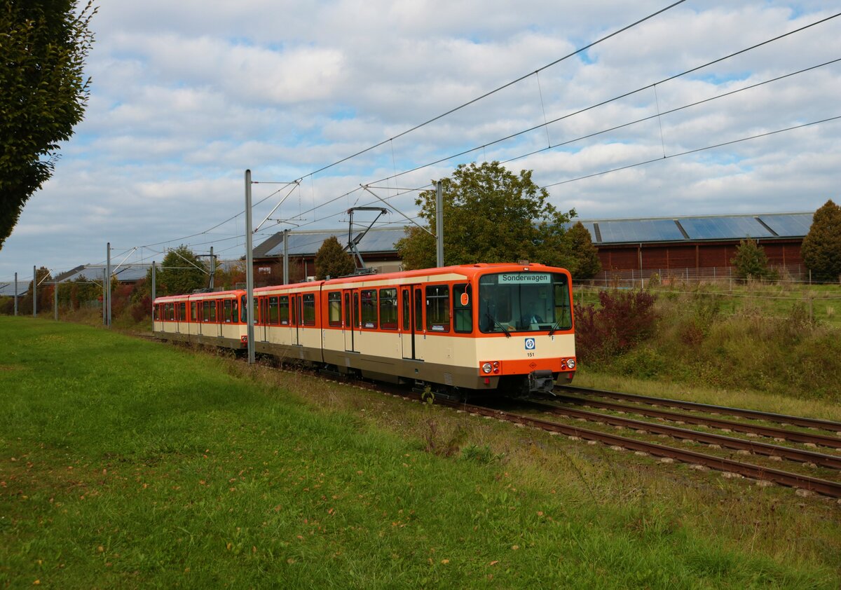 VGF Düwag U3 Wagen 151+152 am 17.10.21 in Frankfurt Riedberg