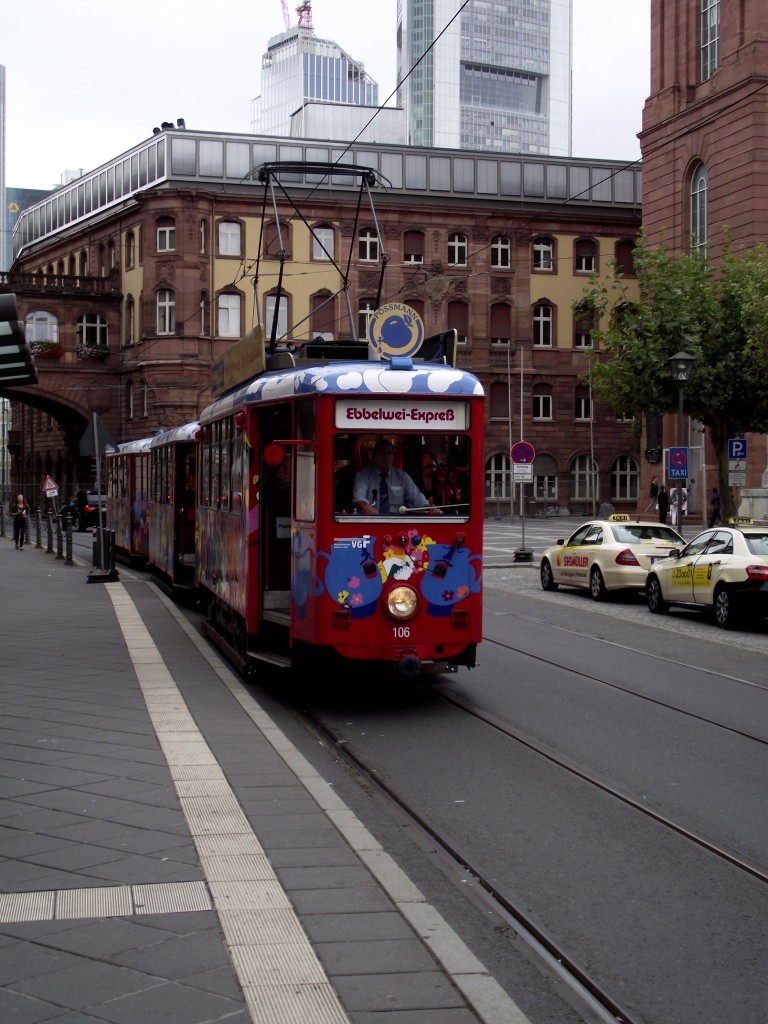 VGF K-Wagen als Ebbelwei Express am 08.09.13 in Frankfurt am Main 