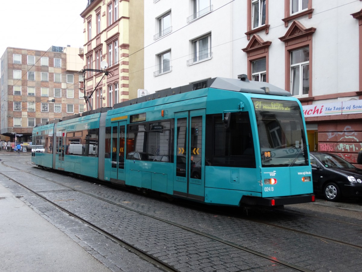 VGF R-Wagen 024 am 02.01.15 in Frankfurt 