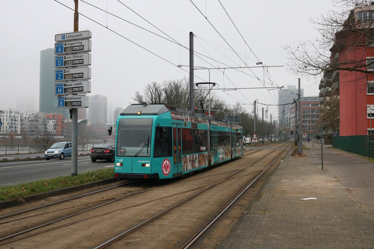 VGF Siemens R-Wagen 007 am 25.01.20 in Frankfurt am Main