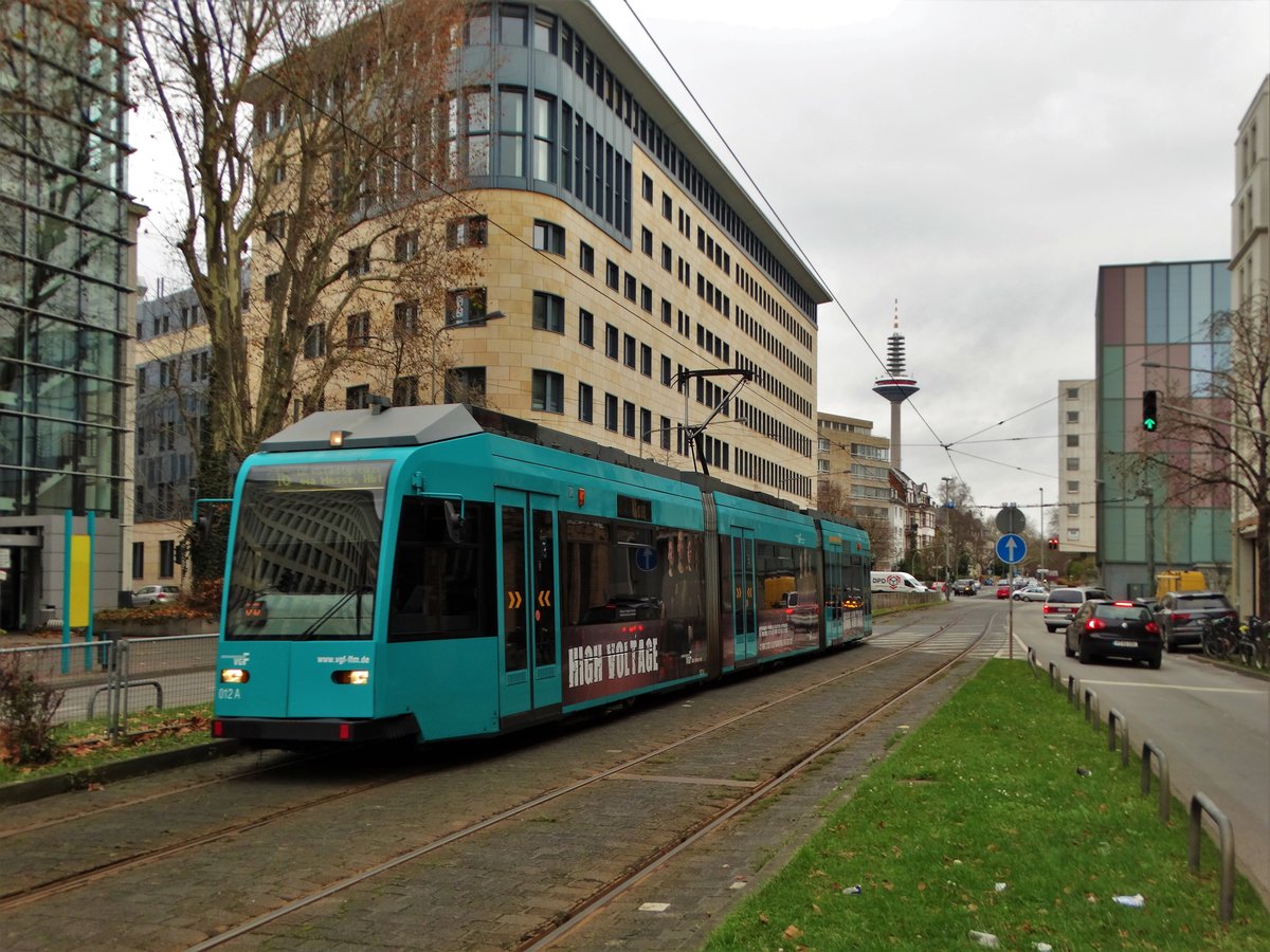VGF Siemens R-Wagen 012 am 09.12.17 in Frankfurt am Main Bockenheimer Warte