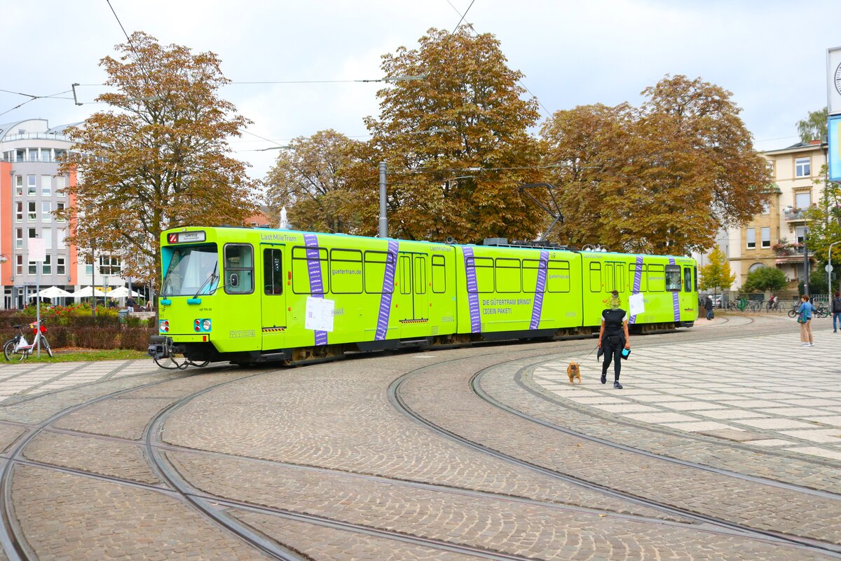 VGF Straßenbahn Frankfurt am Main Düwag Pt-Wagen 749 als Gütertram am 23.09.24 am Zoo