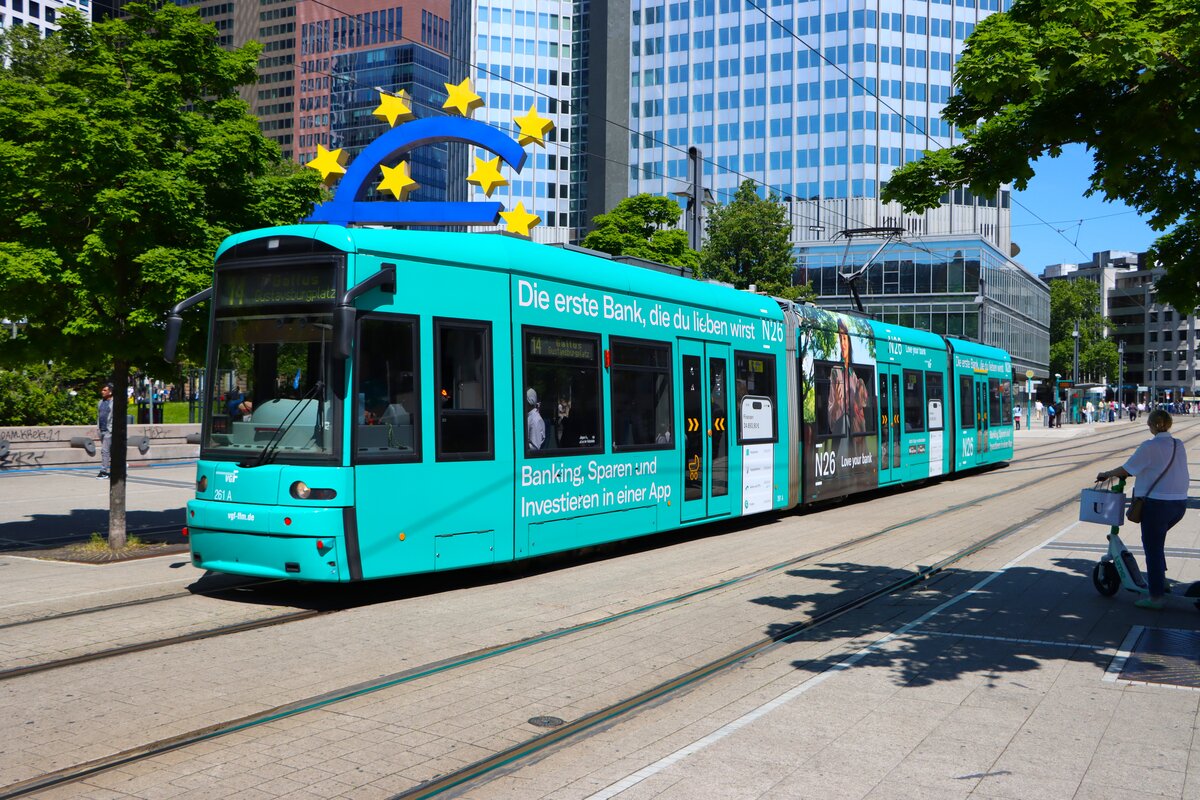 VGF Straßenbahn Frankfurt am Main Bombardier Flexity Classic S-Wagen 251 am 10.05.25 am Willy Brandt Platz