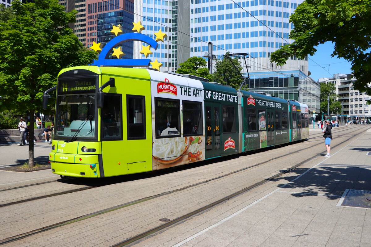 VGF Straßenbahn Frankfurt am Main Bombardier Flexity Classic S-Wagen 271 am 10.05.25 am Willy Brandt Platz