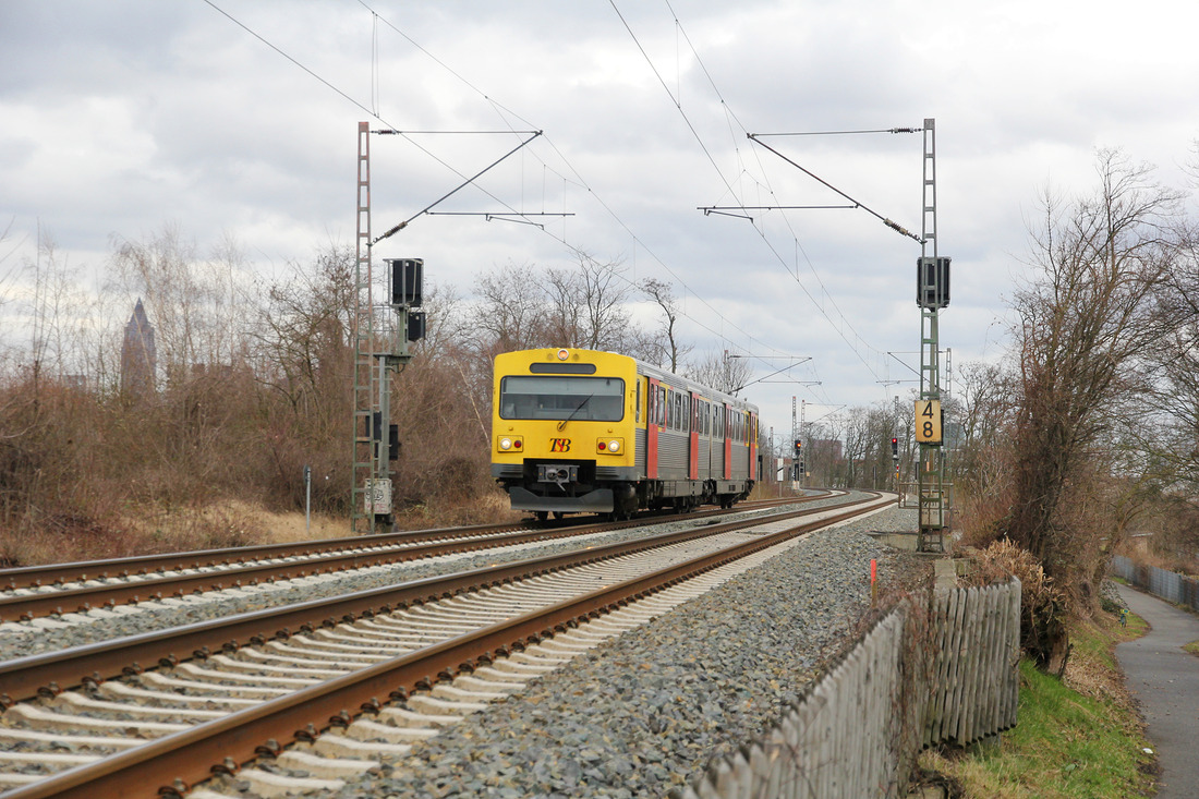 VHT / TSB VT2E (genaue Fahrzeugnummer unbekannt) als RB 12 Frankfurt (Main) Hbf - Königstein im Taunus // Frankfurt (Main) // 8. März 2018
