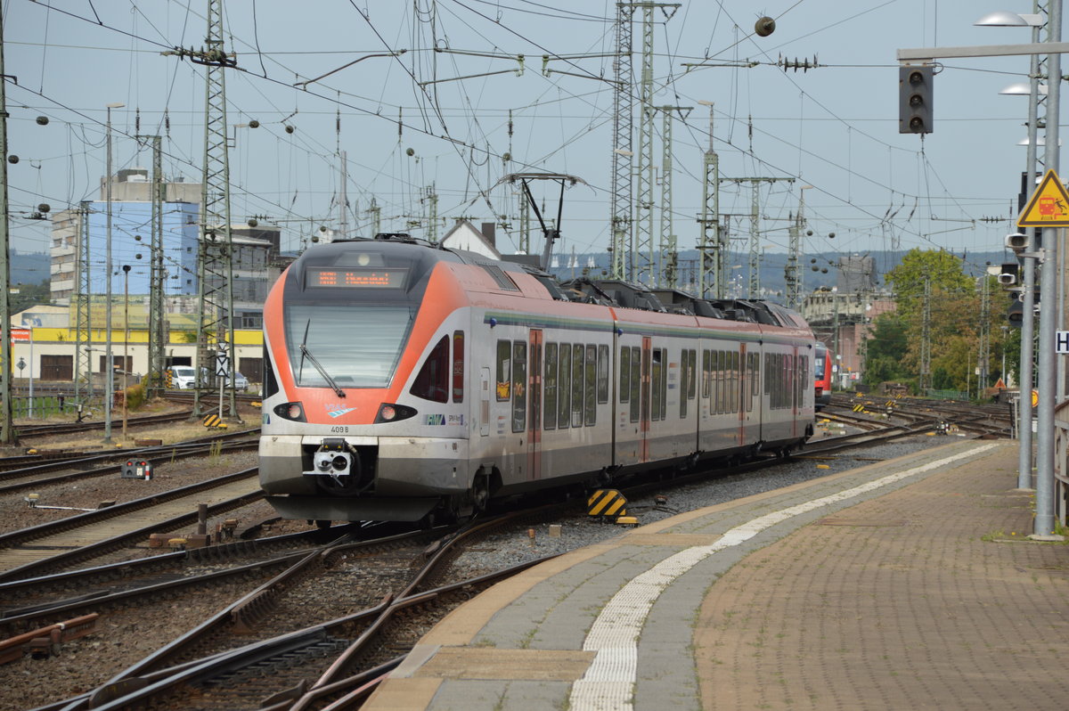 VIA 409 richtung Frankfurt am Main HBF fährt in Koblenz HBF ein.