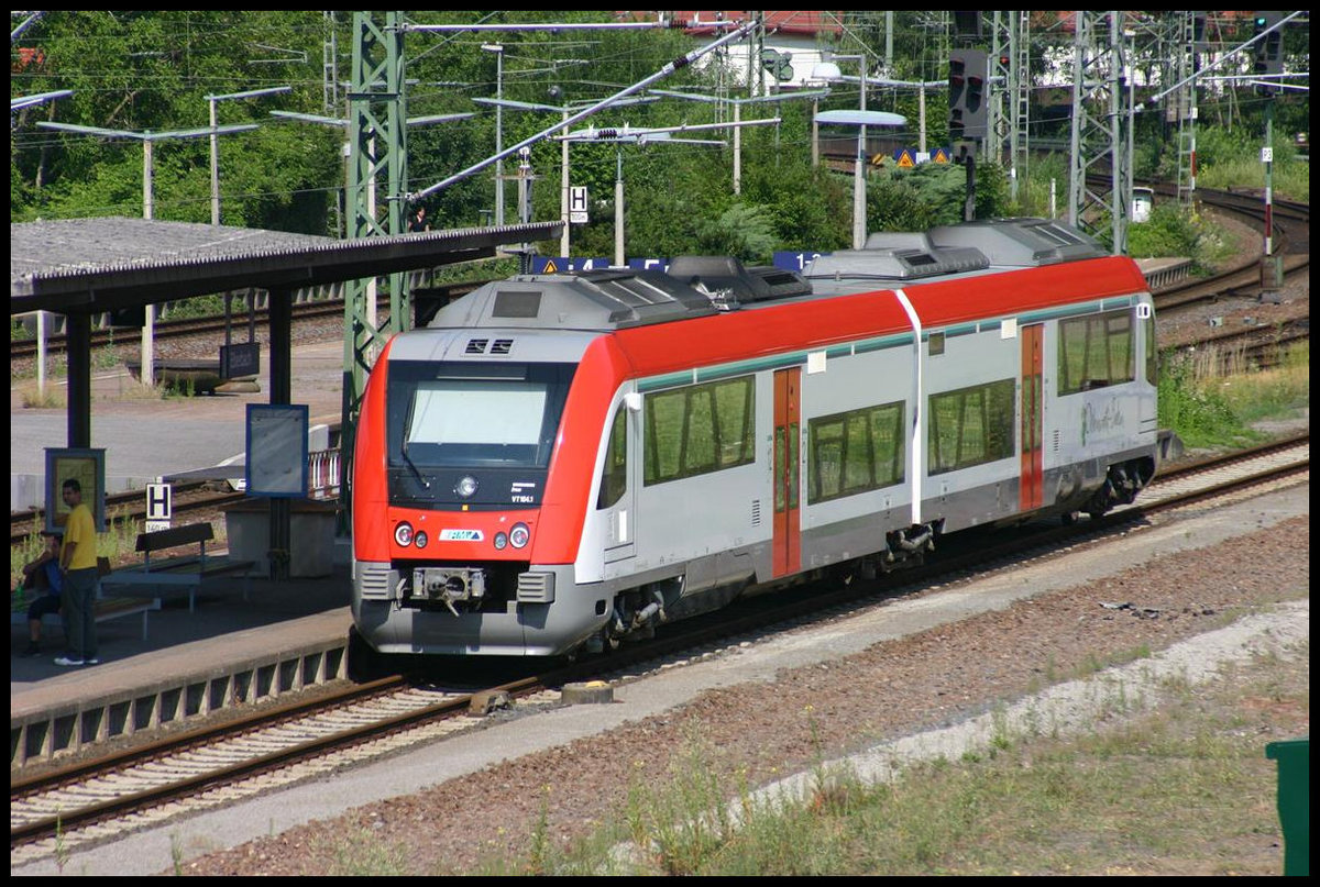 VIAS VT 104.1 ist hier am 5.7.2006 aus Frankfurt in Eberbach angekommen.