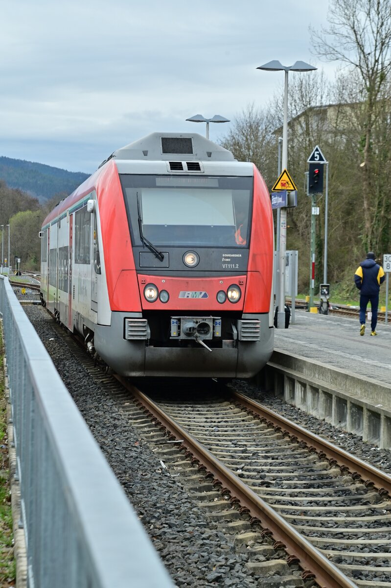 Vias VT 111.2 in Erbach Odenwald als RB80 nach FFM Hbf am Mittwoch den 29.3.2023 