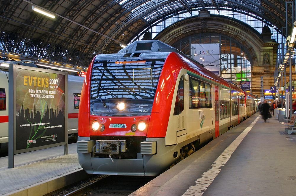 VIAS VT 120 wurde am 4. Januar 2007 in Frankfurt (Main) Hbf aufgenommen.