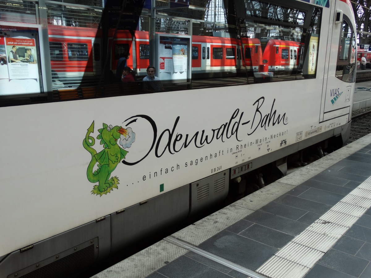 VIAS/Odenwaldbahn Logo am 12.07.14 in Frankfurt am Main Hbf