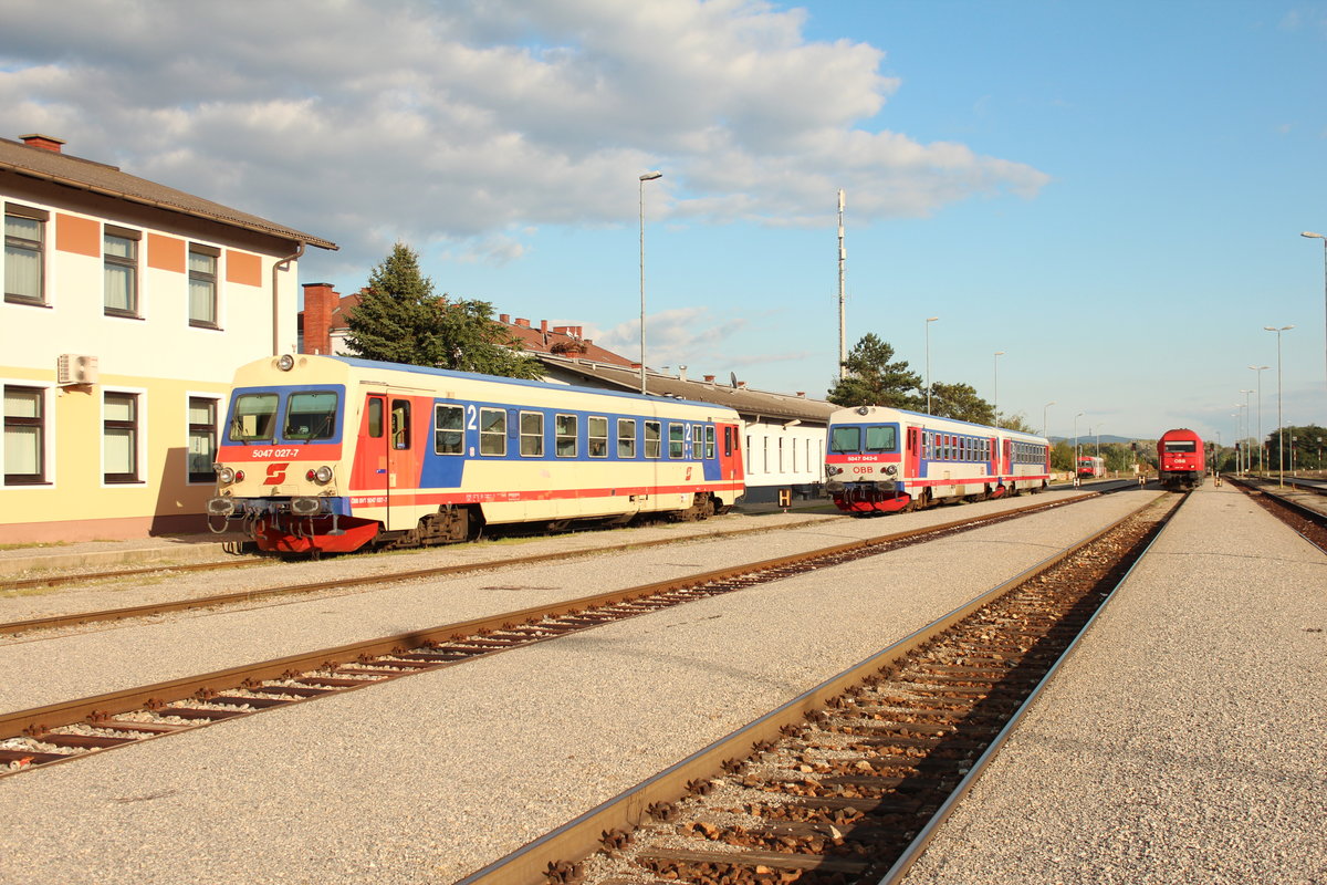 Viel los ist in Marchegg am 23.9.2014
v. l. n. r.: 5047 027, 5047 042, 5047 052, 5047 007 und 2016 001
