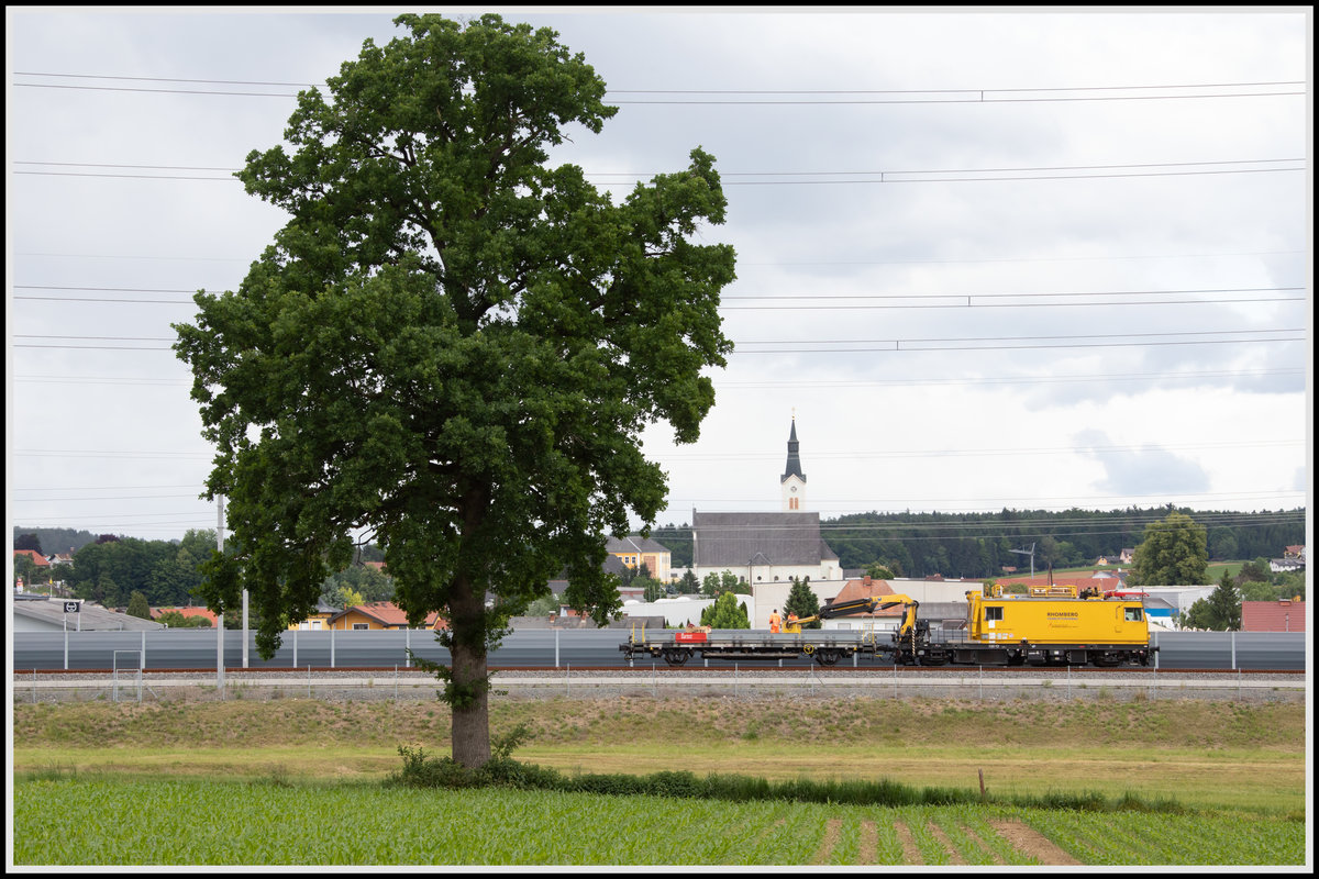 Viele schöne neue Motive verspricht die Koralmbahn im kurzen Stück zwischen Wettmanstäten und dem Bahnhof Weststeiermark. 

Unter anderem die von der GKB strecke schon bekannte Pfarrkirche Groß Sankt Florian. 
Am 20.Mai 2020 sind die Fahrleitungsbauarbeiten auf der Neubaustrecke wieder voll im Gange. 
