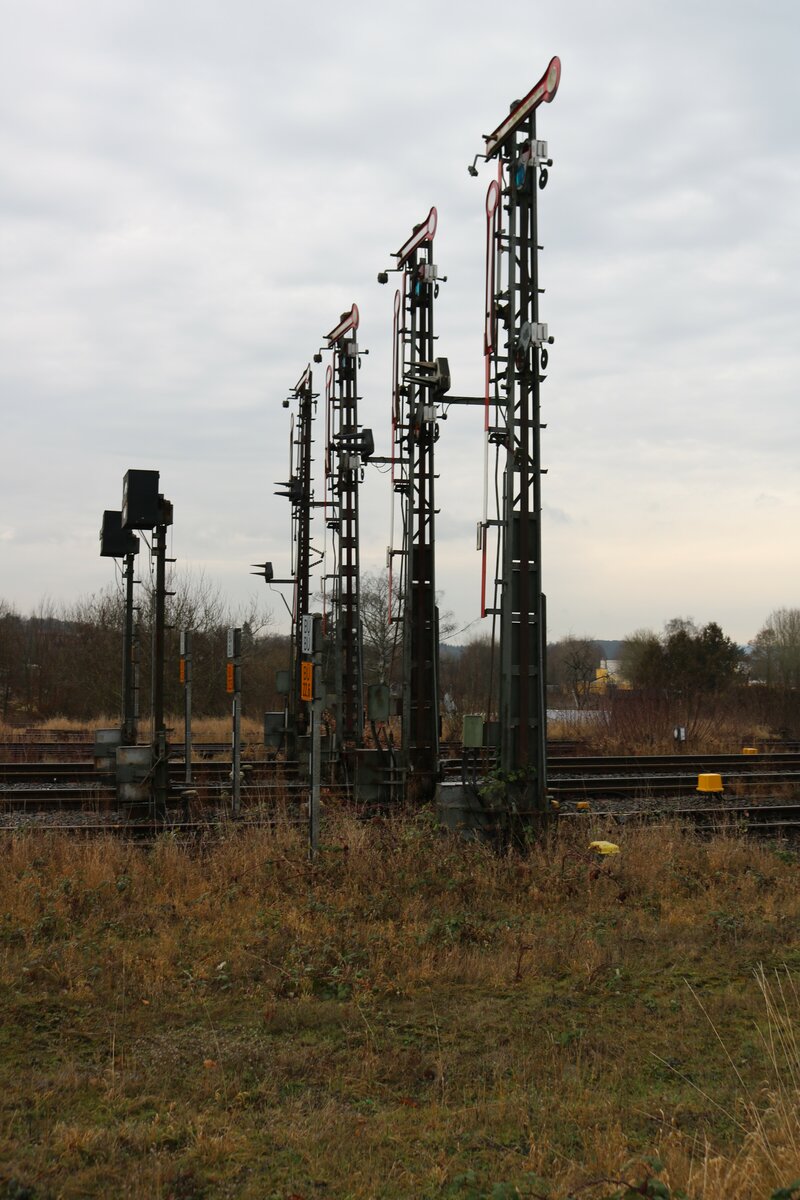 Vier Ausfahrtsignale in Hungen (Kreis Gießen) am 02.01.22