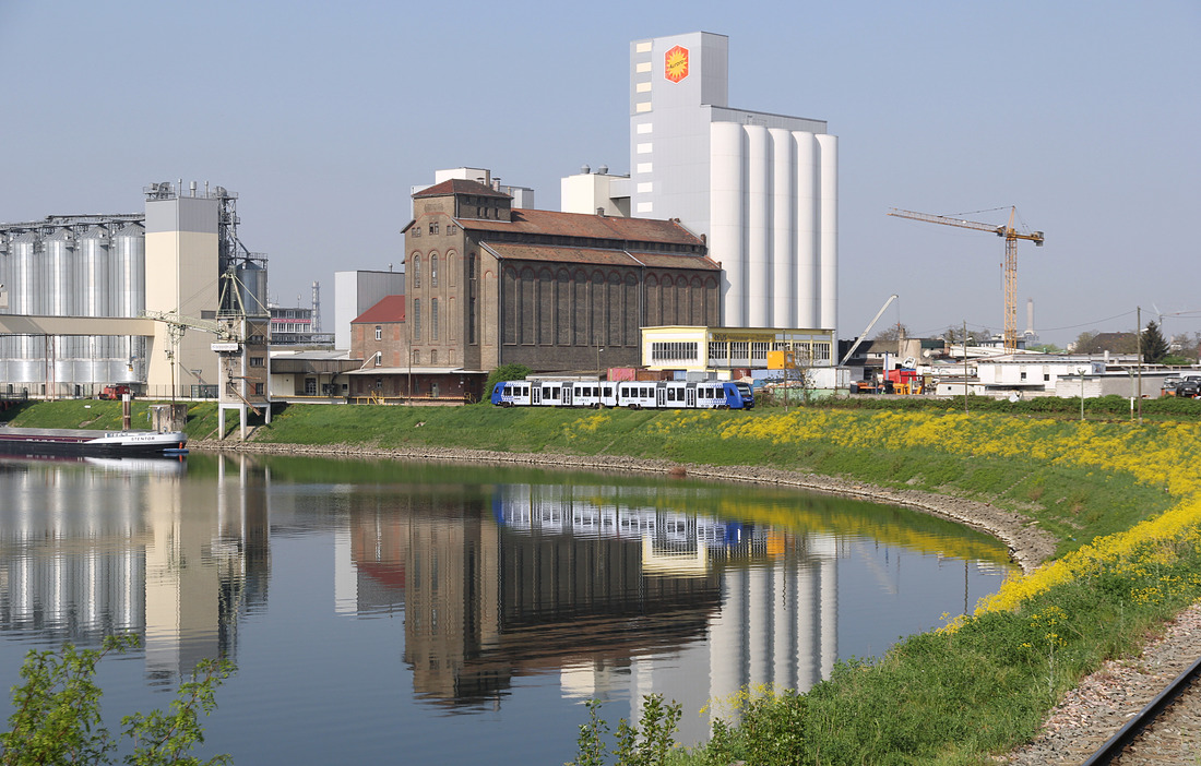 Vlexx 622 938 // Mannheim Industriehafen // 21. April 2018
Hafenrundfahrt der Historische Eisenbahn Mannheim e.V. 