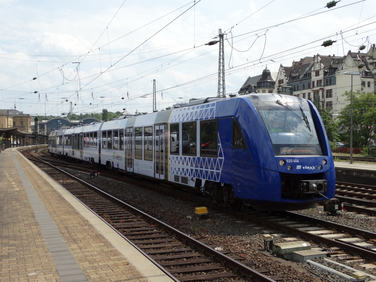 Vlexx Lint 81 (620 404) am 28.05.15 in Mainz Hbf 