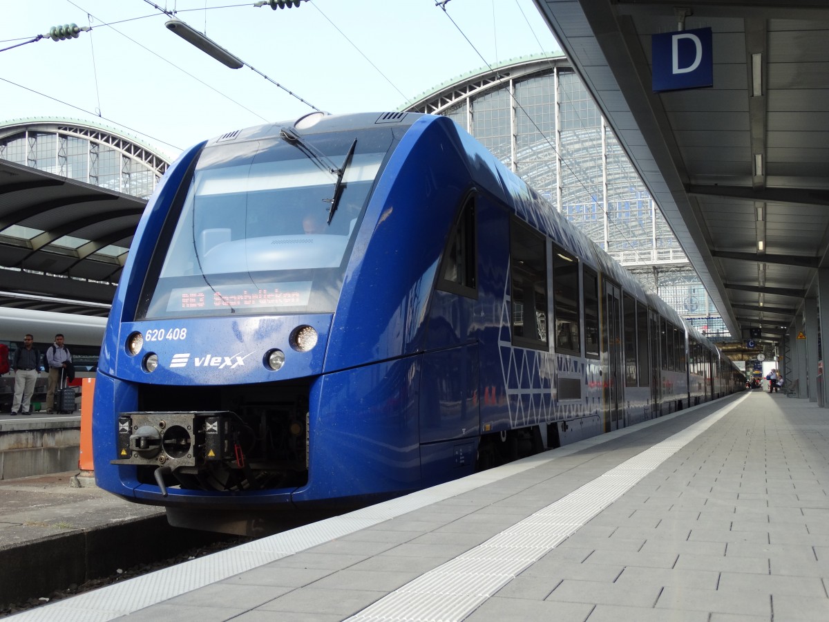 Vlexx Lint 81 (620 408) am 12.06.15 in Frankfurt am Main Hbf als RE3 nach Saarbrücken 