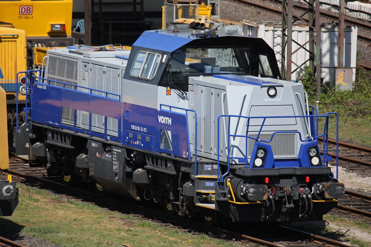 Voith 261 303 am 5.5.13 abgestellt bei der DBG/Bahnbaugruppe in Duisburg-Entenfang.