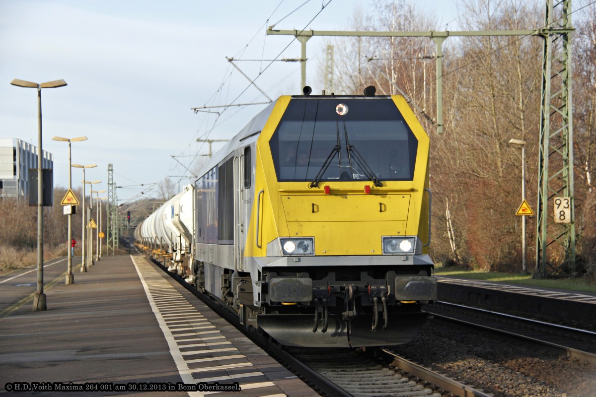 Voith Maxima 264 001 in Bonn Oberkassel, Dezember 2013.
