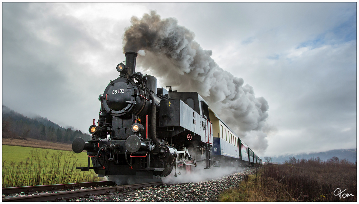 Volldampf voraus - NBiK Dampflok 88.103 dampft mit einem Nikolausdampfzug von Weizelsdorf nach Ferlach. Kirschentheuer 24.11.2018