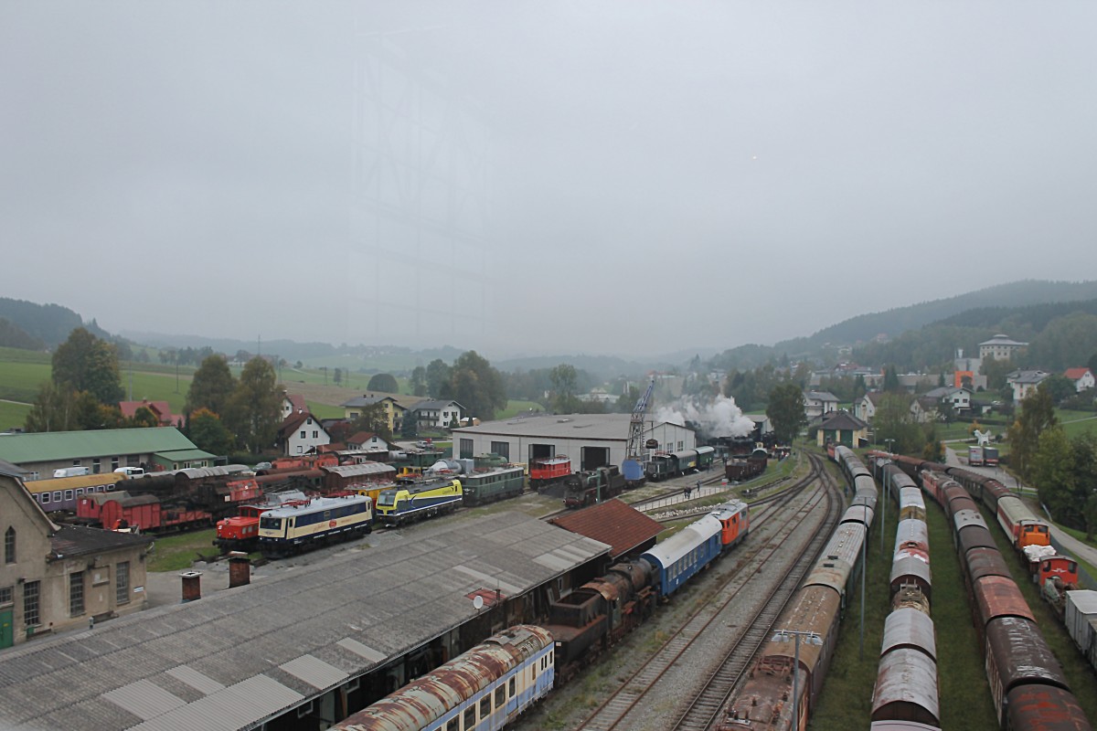 Vom 03.-05. Oktober 2014 fanden die Feierlichkeiten 40 Jahre ÖGEG in Ampflwang statt. Leider war das Wetter lange Zeit sehr trübe. Hier ein Blick über das weitläufige Gelände