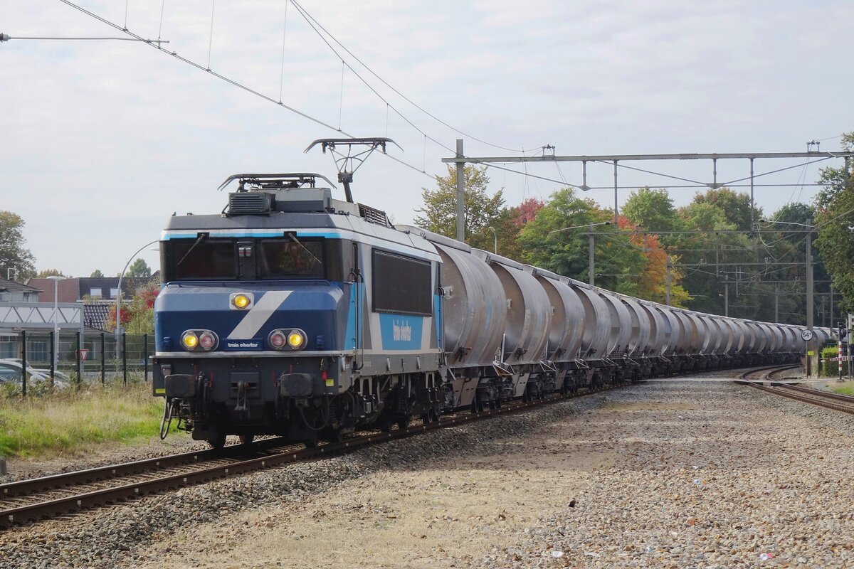 Vom Bahnsteig aus fotografiert: Umgeleiteter Dolimezug mit TCS 101003 durchfahrt am 16 Oktober 2021 Wijchen.