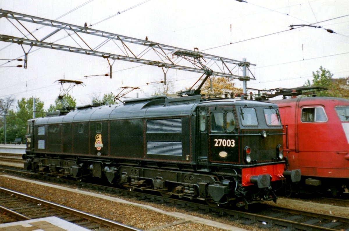 Von 1996 bis Ende 1999 wurde ex-NS 1501 in BR-Farben gemahlt und war als 27003 DIANA unterwegs, wie hier am 24 Oktober 1998 in Venlo. 