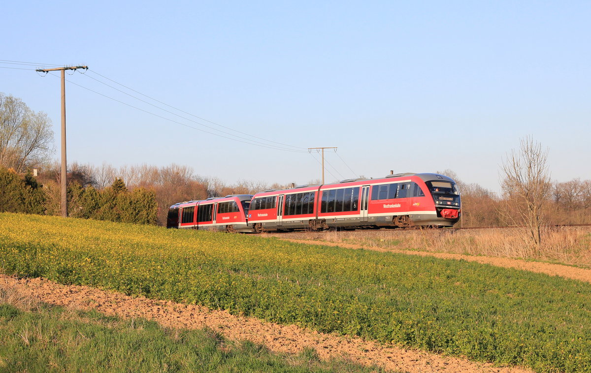 Von 642 222 angeführte Desiro-Doppeltraktion als RE 23408 Crailsheim-Öhringen am 24.03.2020 an der ehemaligen Blockstelle Kahlberg zwischen Neuenstein und Öhringen. 