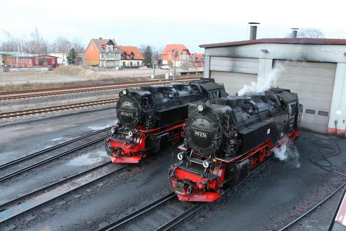 Von der Aussichtsplattform hat man einen guten Blick auf den Lokschuppen der HSB in Wernigerrode so auch am 21.03.2015