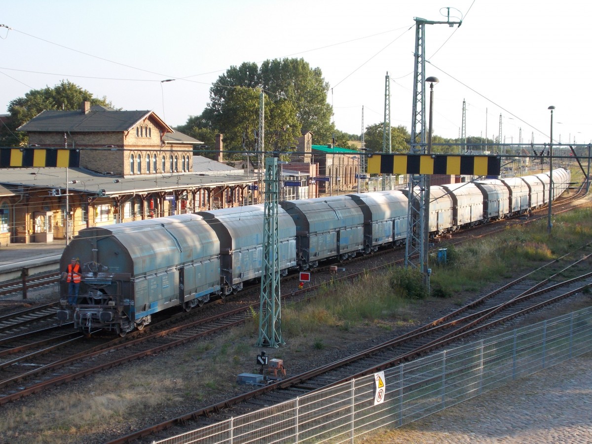 Von der Fussgängerbrücke in Bergen/Rügen fotografierte ich die Rangierarbeiten am 16.Juli 2014 die sich jeden Montag,Mittwoch und Freitag beobachten lassen.
