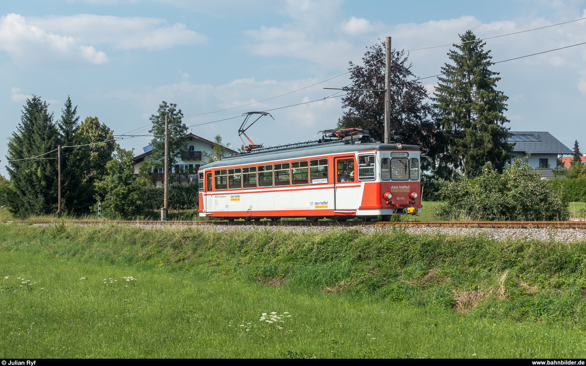 Vorchdorferbahn: ET 20.111 am 24. Juli 2018 auf dem Weg von Lambach nach Vorchdorf kurz vor seinem Ziel.