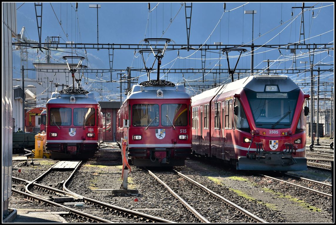 Vorortpendel Be 4/4 514, 515 und ABe 8/12 3505 in Landquart. (10.11.2018)