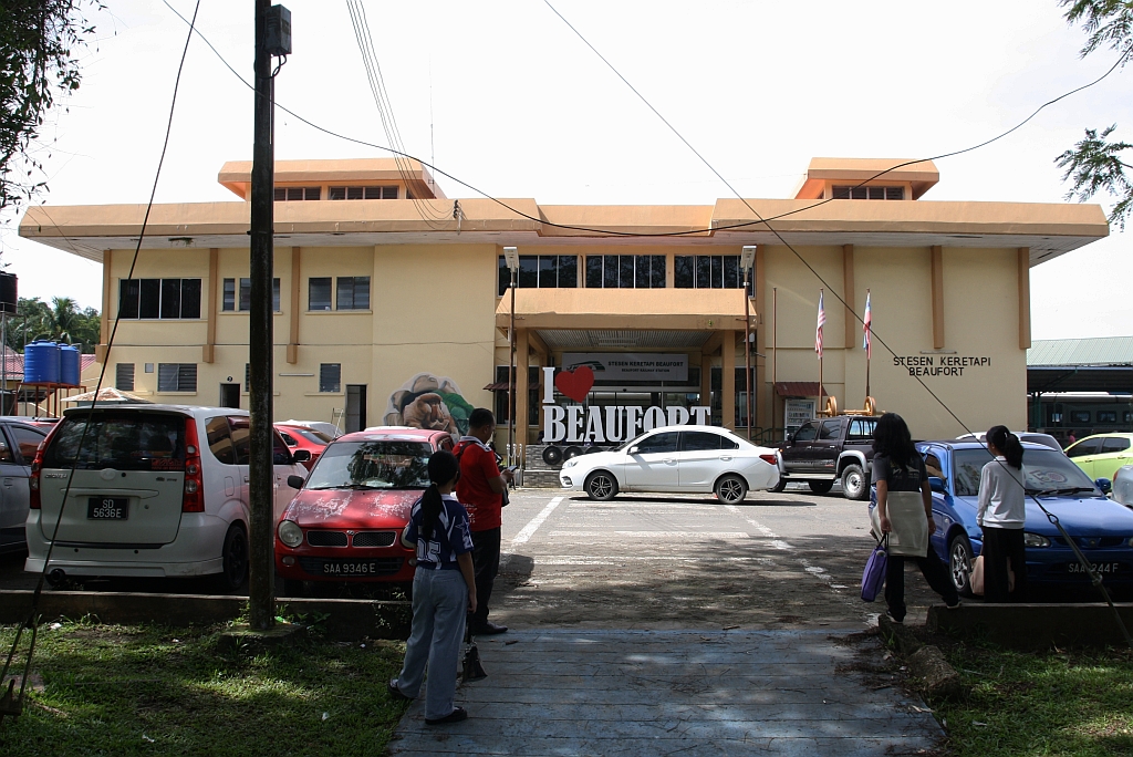 Vorplatzansicht des Aufnahmsgebäude der Stesen Beaufort am 10.Februar 2025.