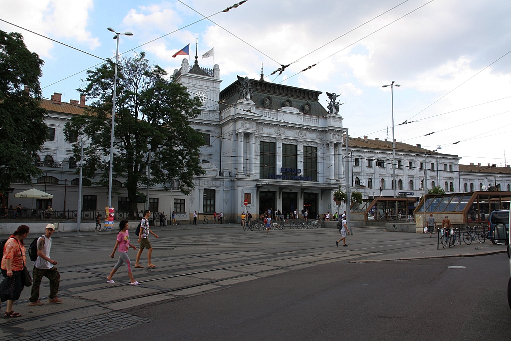 Vorplatzansicht des Bahnhof Brno hlavni nadrazi am 28.Juli 2018.