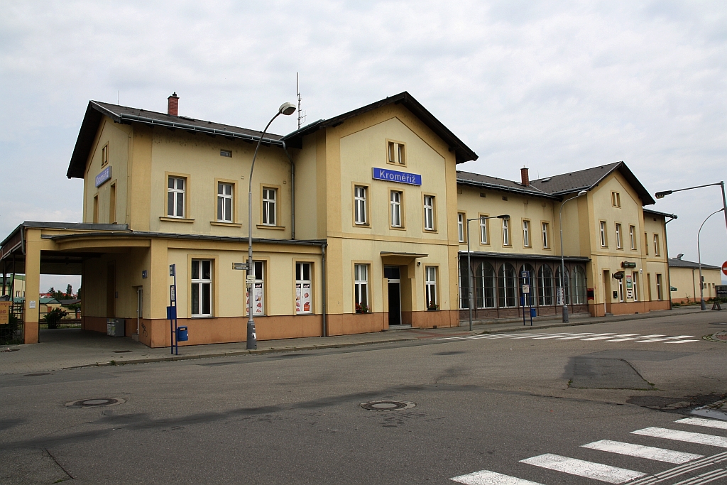 Vorplatzansicht des Bahnhof Kromeriz am 20.Juli 2019 .