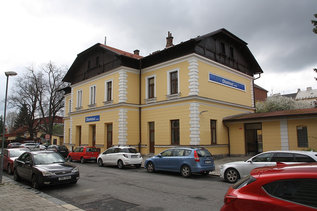 Vorplatzansicht des Bahnhof Olomouc Mesto am 06.April 2019.